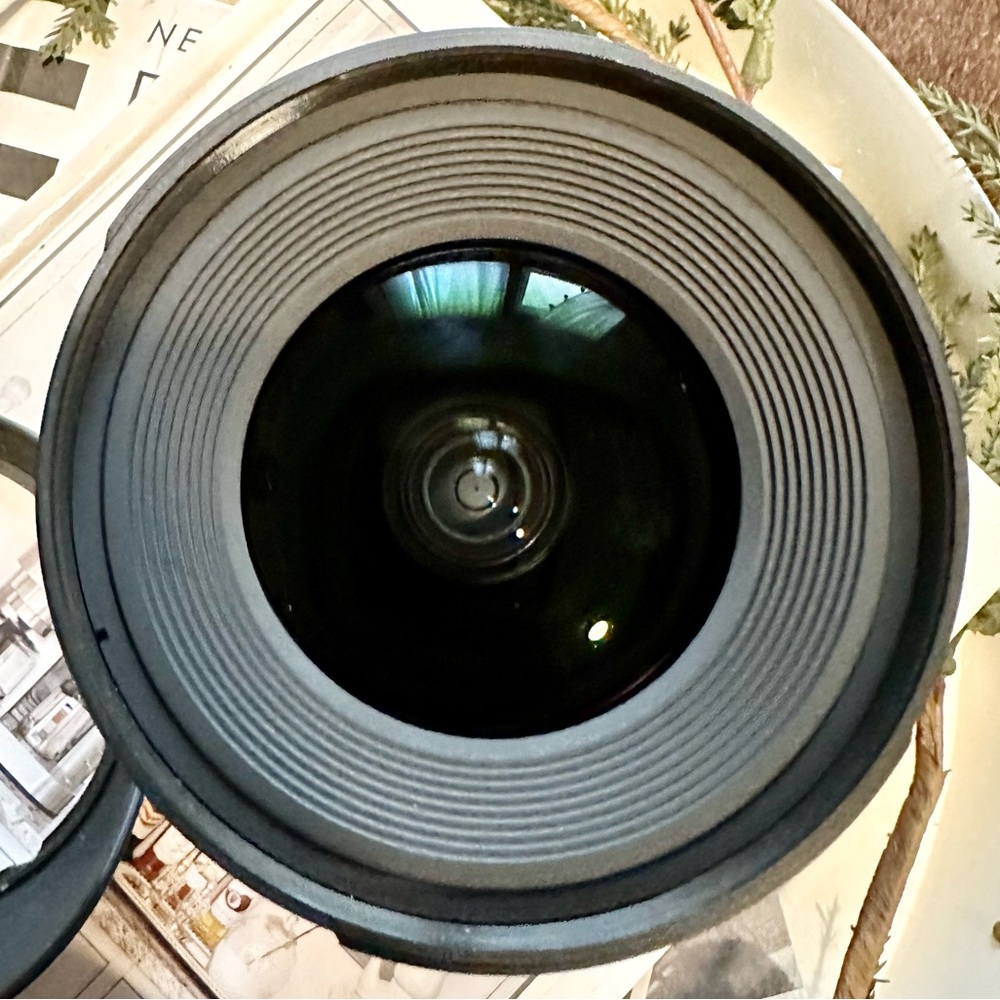 NWOT Nikon AF-S DX NIKKOR 10-24mm f/3.5-4.5G ED Lens with Hood - Picture 4 of 5